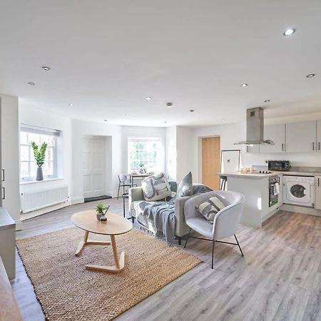 A Stylish Apartment With Parking In Preston Preston  Dış mekan fotoğraf