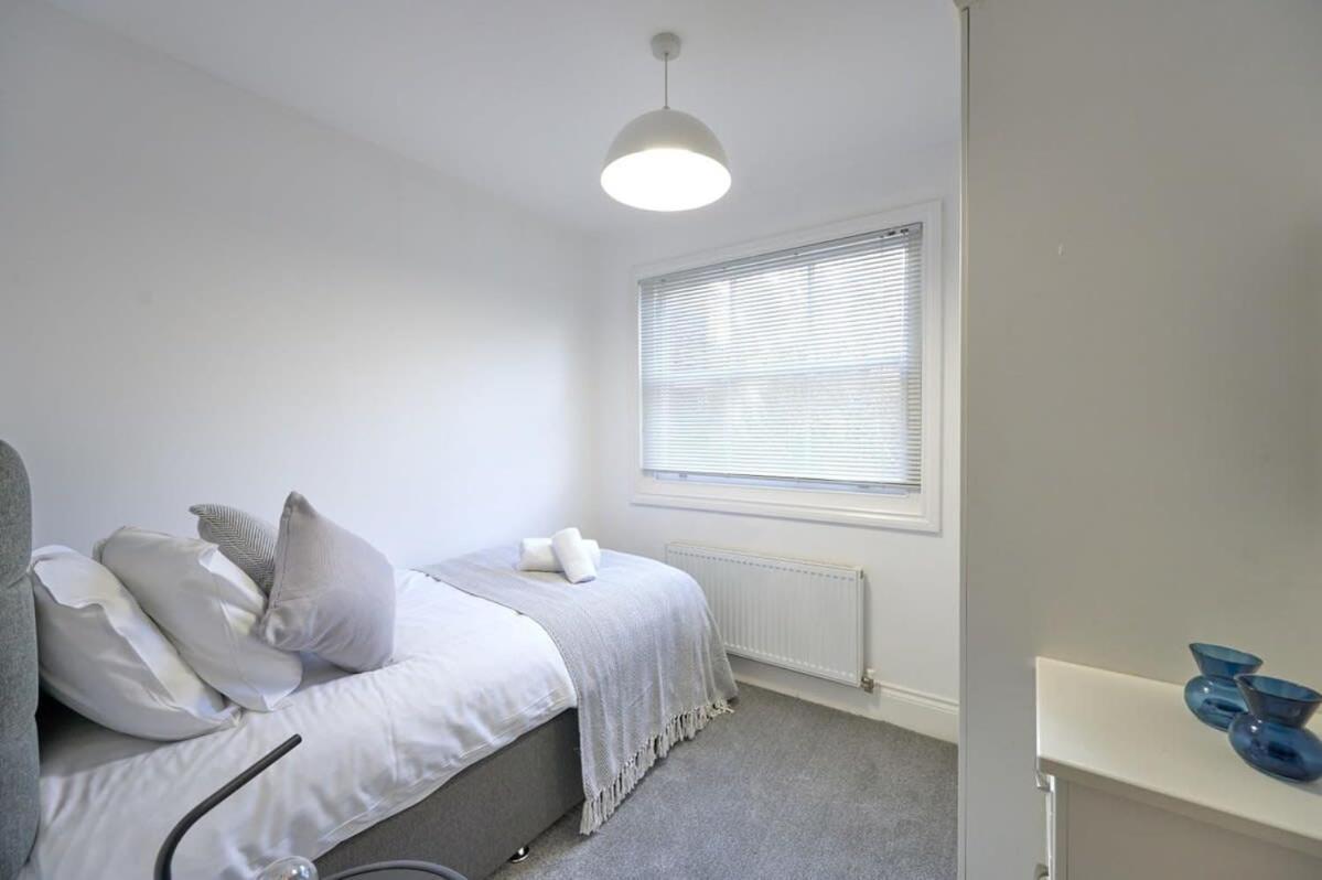 A Stylish Apartment With Parking In Preston Preston  Dış mekan fotoğraf
