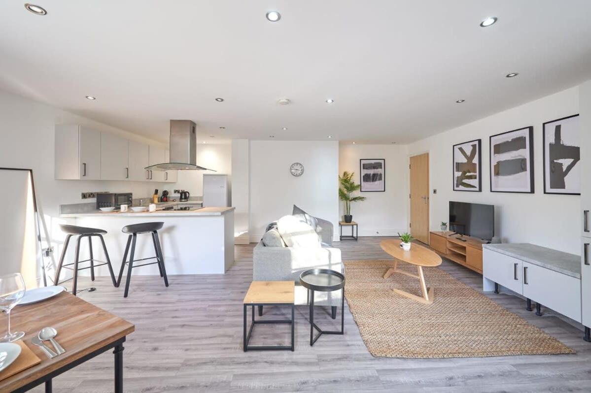 A Stylish Apartment With Parking In Preston Preston  Dış mekan fotoğraf