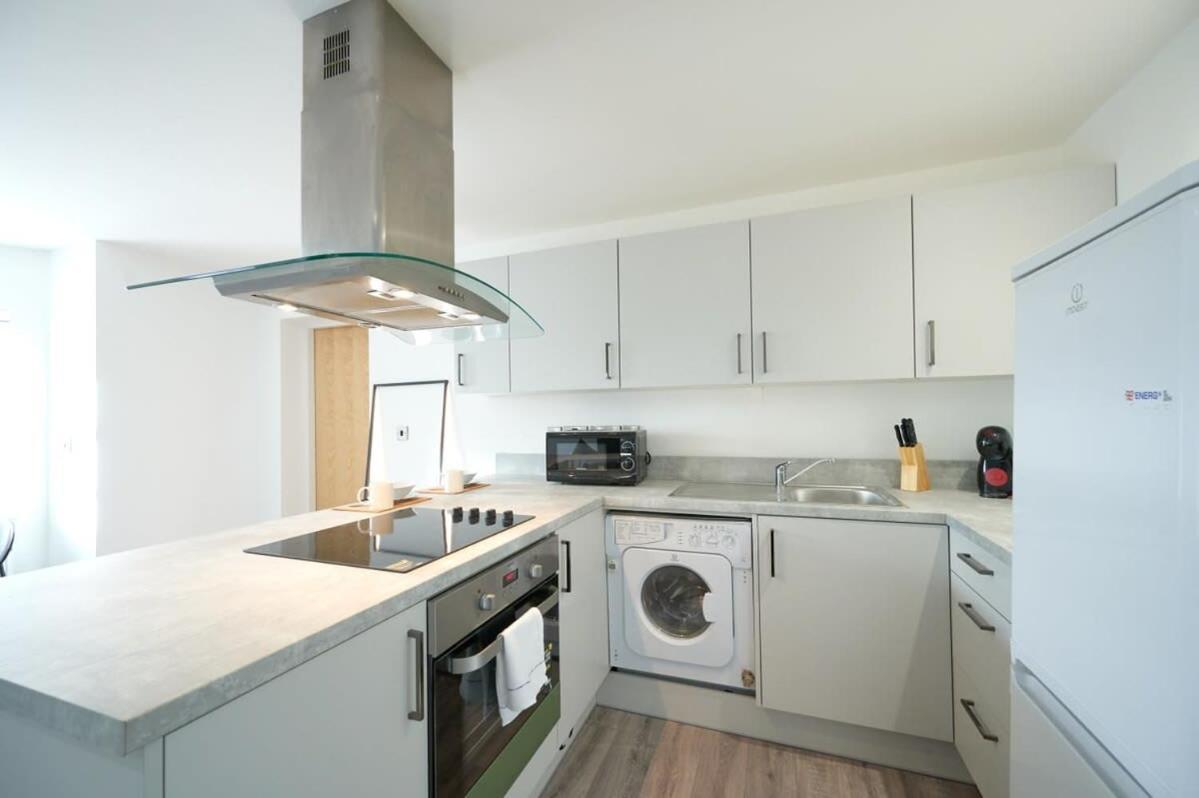 A Stylish Apartment With Parking In Preston Preston  Dış mekan fotoğraf
